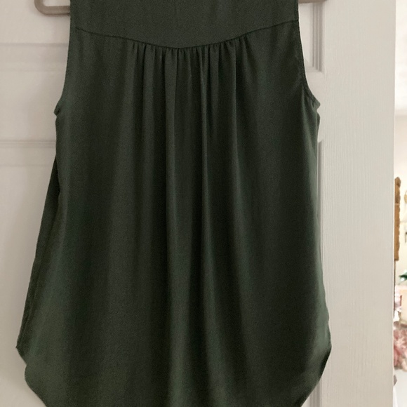 Alfani Olive green top Size M - Picture 2 of 5